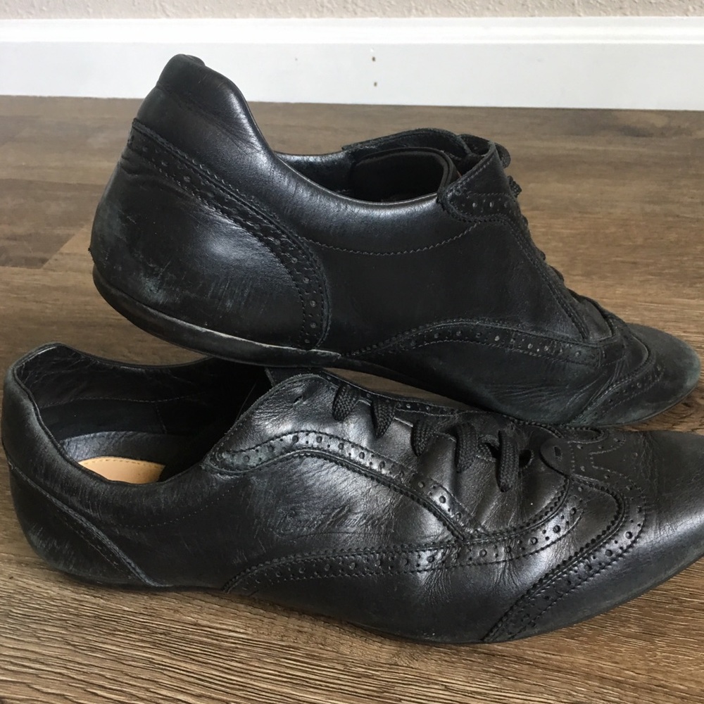 Louis Vuitton calf leather sneaker black size 9.5